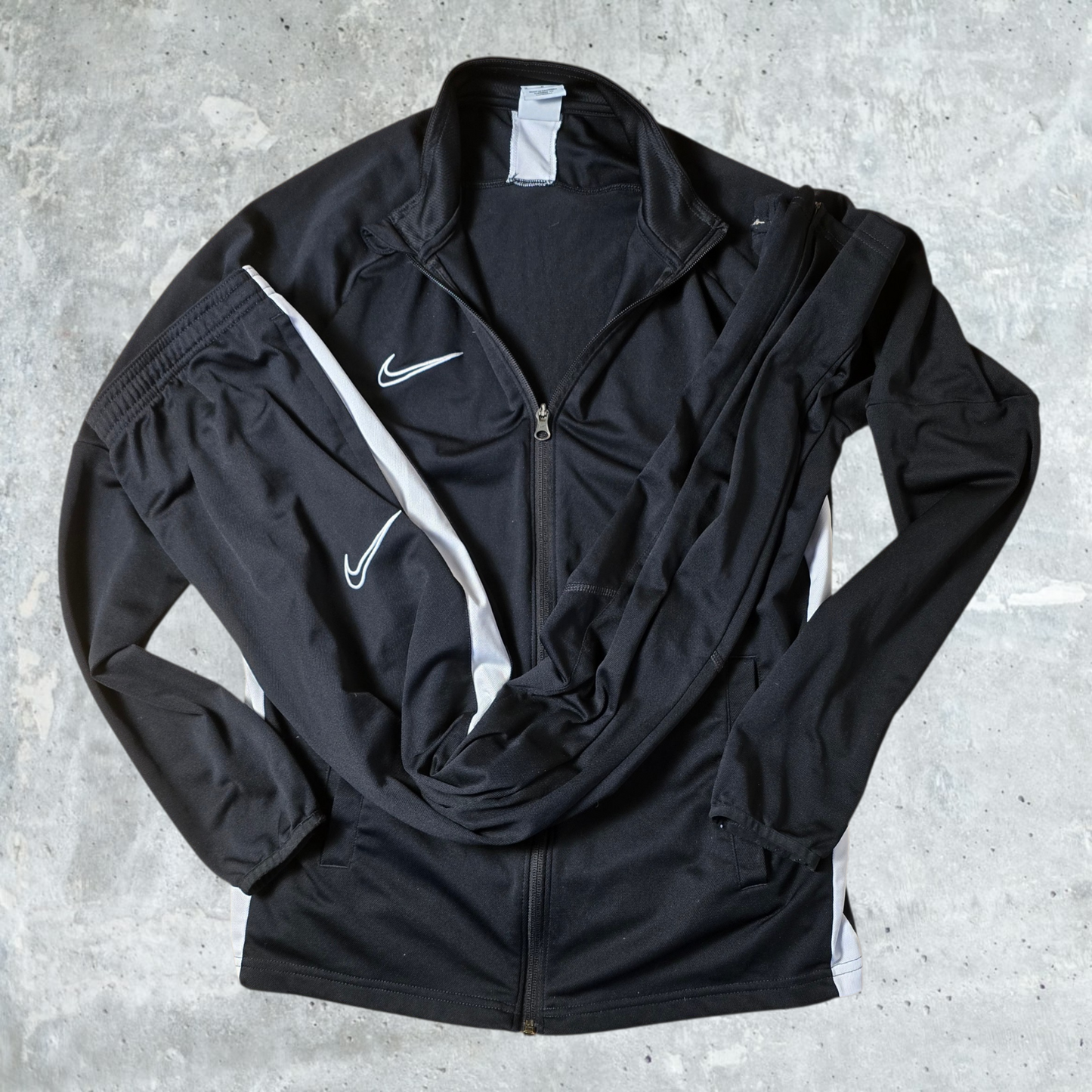 NIKE Trainingsanzug Set M (Jacke + Hose)