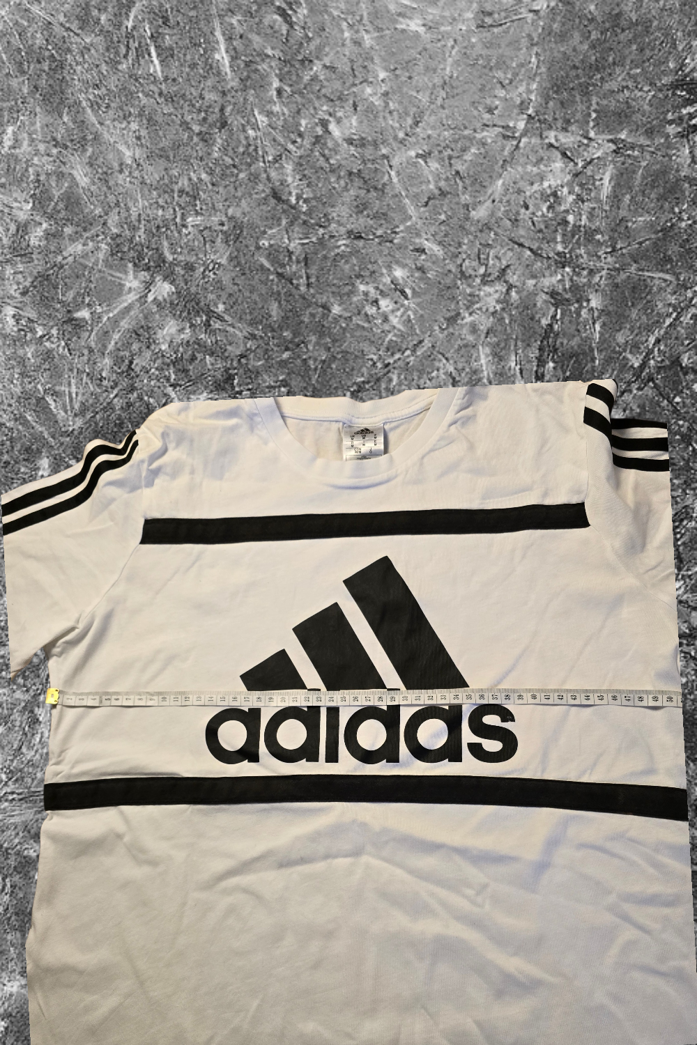 adidas T-Shirt Logo – Weiß/Schwarz | Größe M