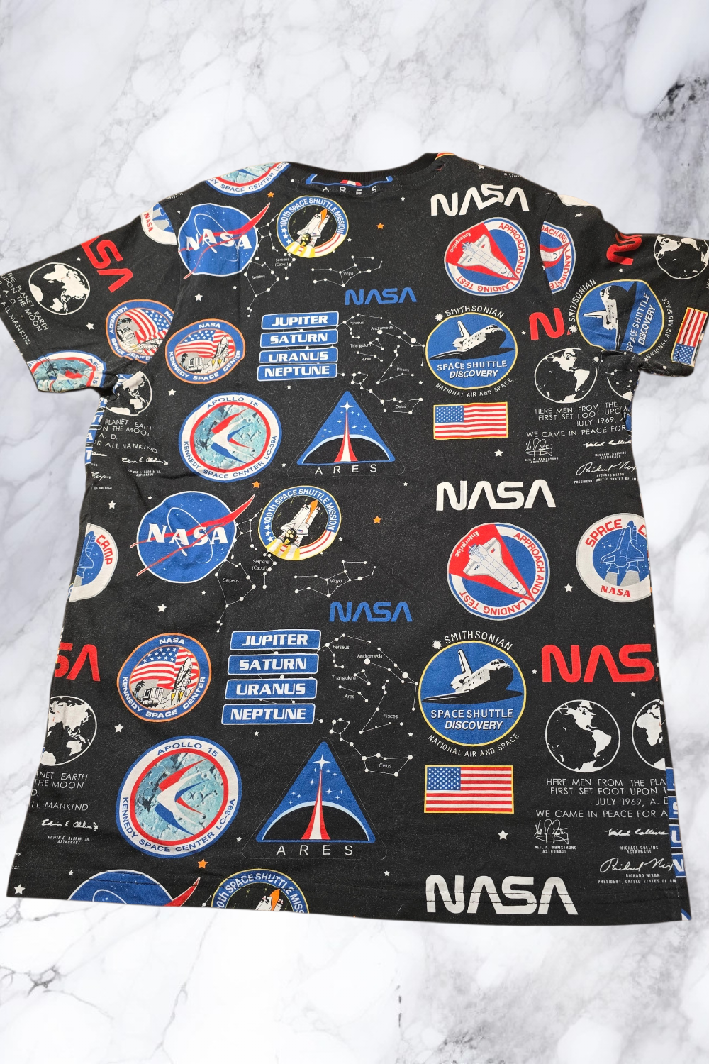NASA T-Shirt – Allover Print – Größe M